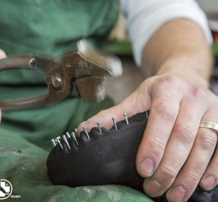 Orthopädieschuhmacher*in (m/w/d) – Ihre beruf­li­che Hei­mat bei Ortho­pä­die-Schuh­tech­nik-Schwar­zen­berg GmbH